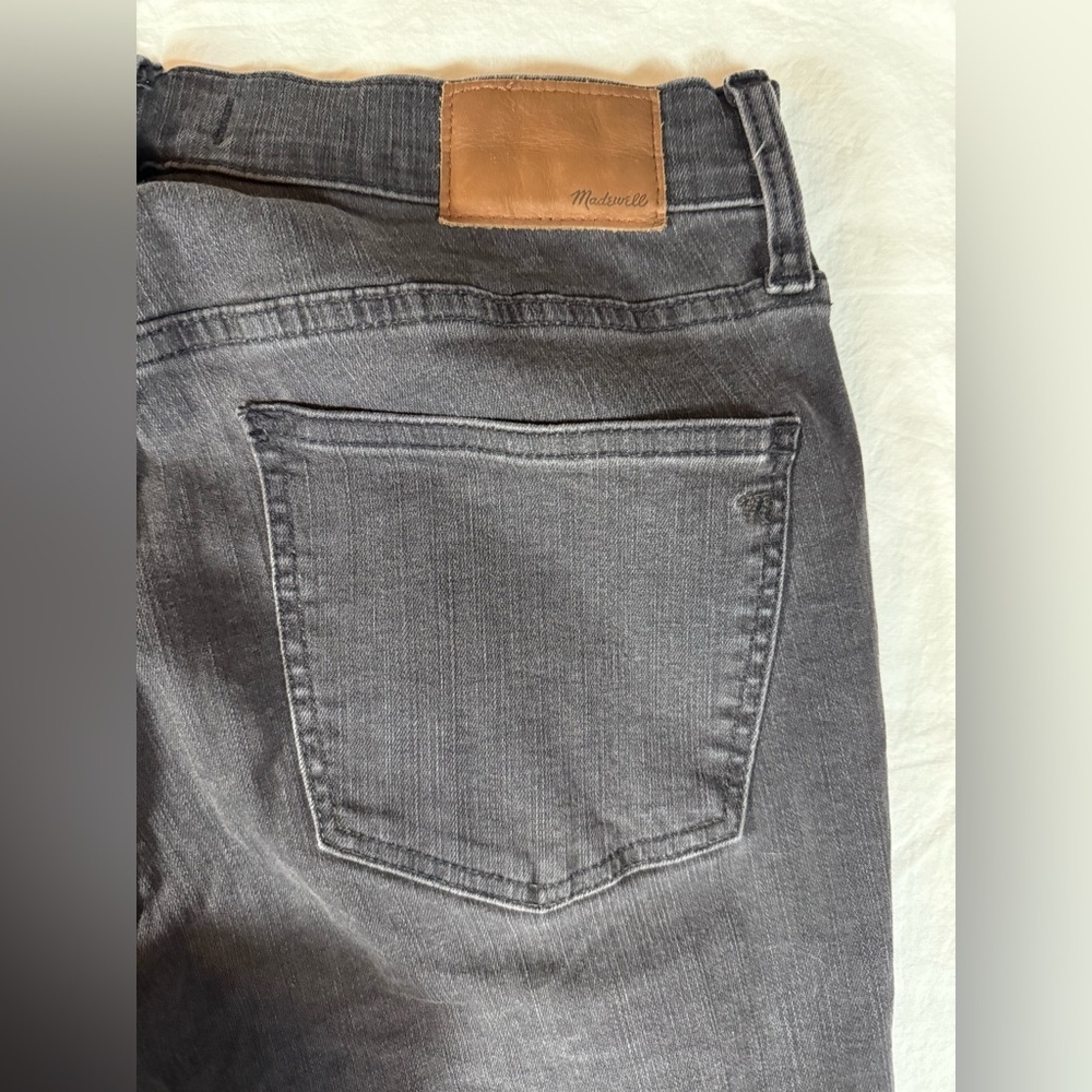 Madewell 9” High Rise Skinny Jeans in Black Sea 29 Tall - Picture 8 of 13